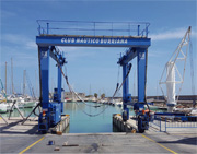 Cranes for shipyards and marine industry
